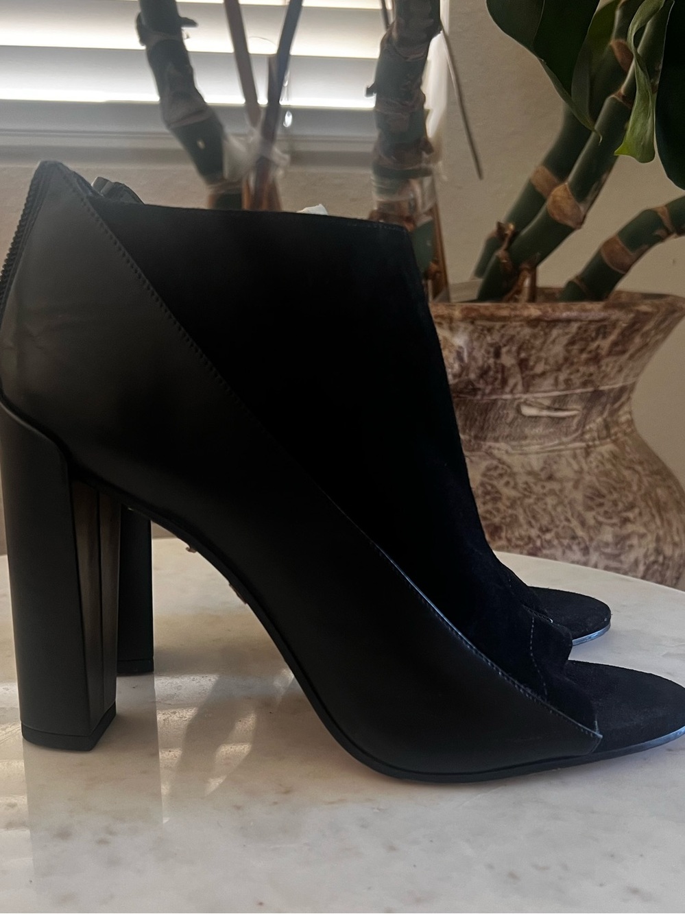 Vince Black Open-Toe Block Heel Ankle Booties leather & suede size 9